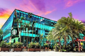 Unclassified image, 5 of 9, button - Scenic Country Garden Danga Bay by Lions Bay (Johor Bahru)