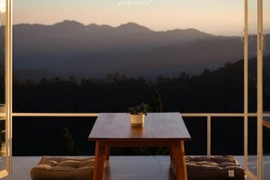 Outdoor dining - Bon r kaad (Mae Rim)
