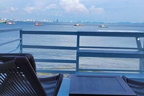 Room - Rock Resort Koh Larn (Koh Larn)