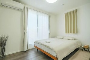 Room - UN-Villa (Tokyo)