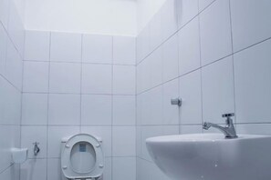 Bathroom - Luxury Seaview Landmark Homestay at Gurney (Tanjung Tokong)