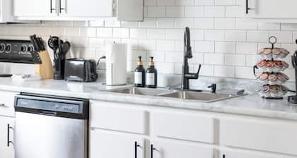 Cozy Stay Near Flint Hills Discovery Center