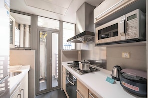 Superior Apartment, 2 Bedrooms, Kitchen, City View | Private kitchen