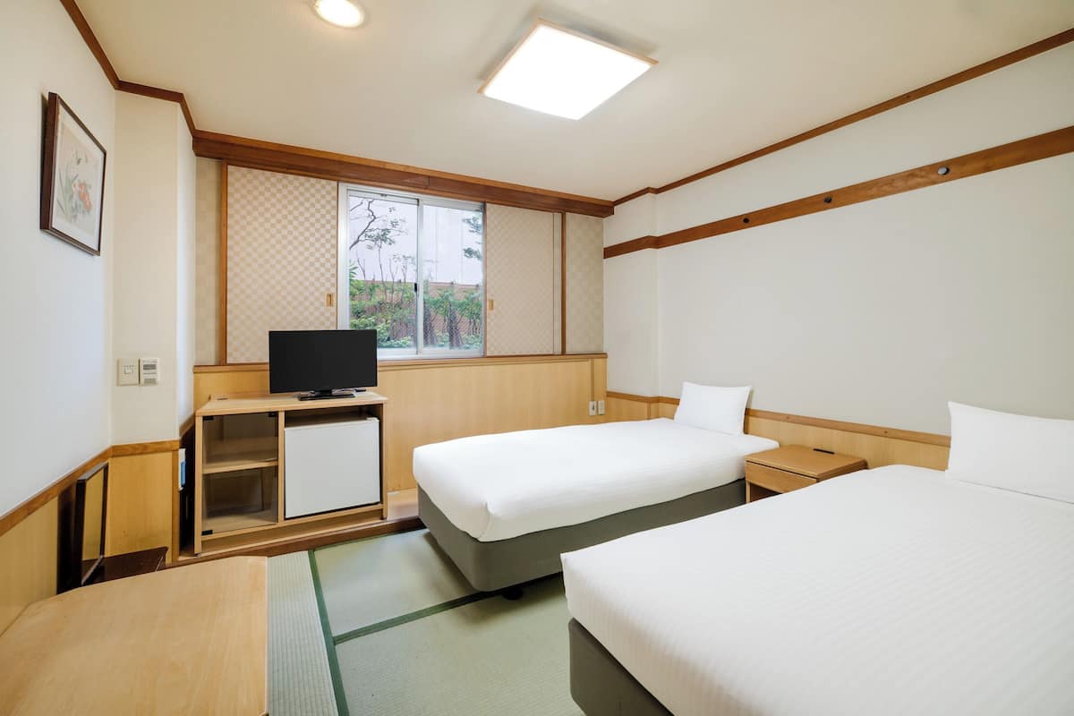 Japanese-style Twin Room, Smoking | Blackout drapes, free WiFi, bed sheets