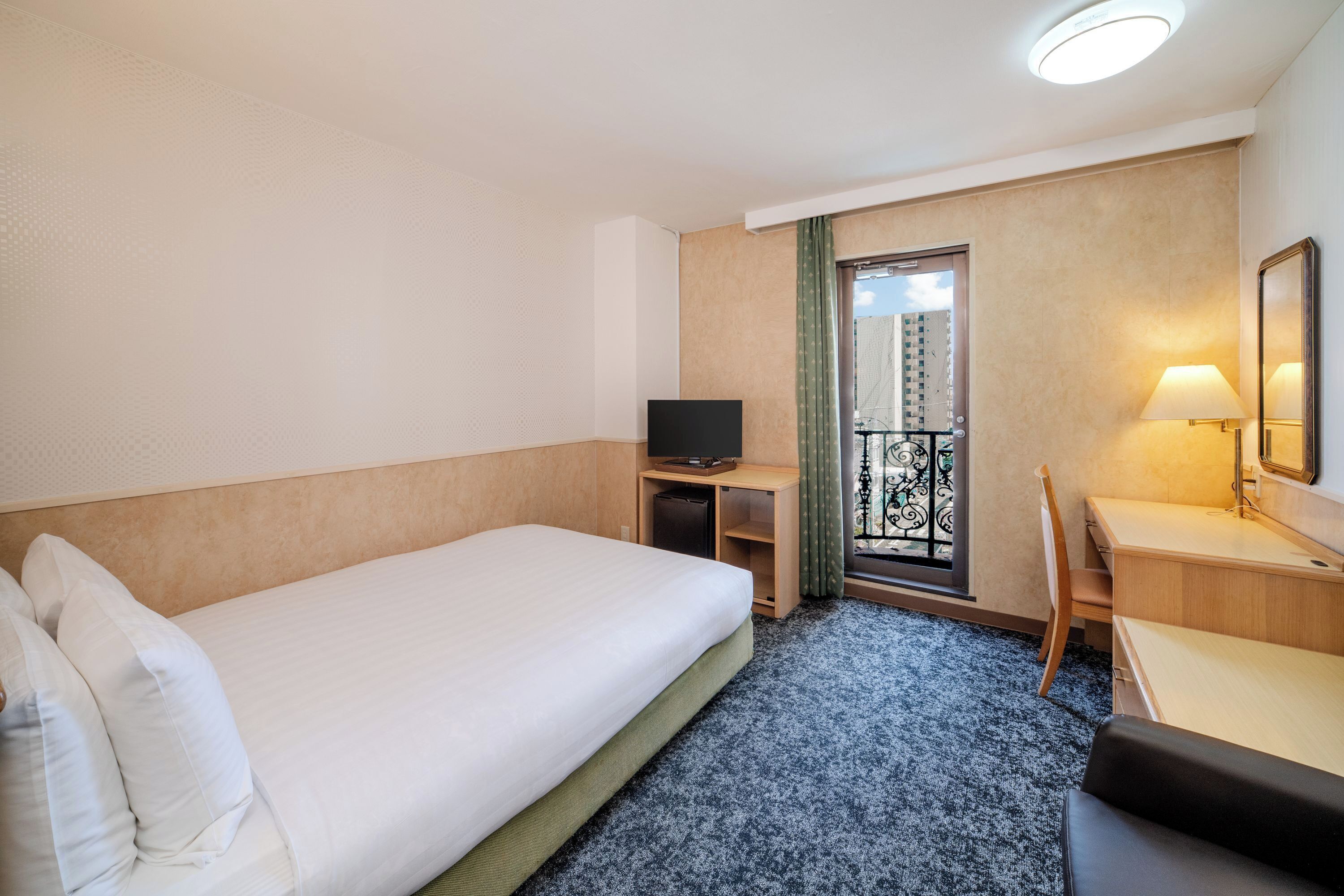 Blendingsgardiner, wi-fi (inkludert) og sengetøy