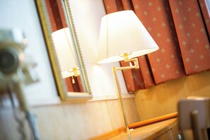 Standard Single Room, Non Smoking | In-room safe, free WiFi