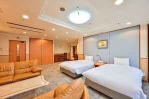 Traditional Suite, Non Smoking | In-room safe, free WiFi, bed sheets