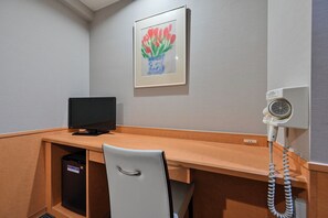 Standard Single Room, Smoking | In-room safe, free WiFi