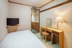 Japanese-style Room, 1 Large Twin Bed, Non Smoking (Semi Double) | Blackout drapes, free WiFi, bed sheets - ART HOTEL Sasebo Central (Sasebo)