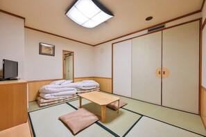 Kamer in Japanse stijl, roken | Een kluis op de kamer, gratis wifi, beddengoed
