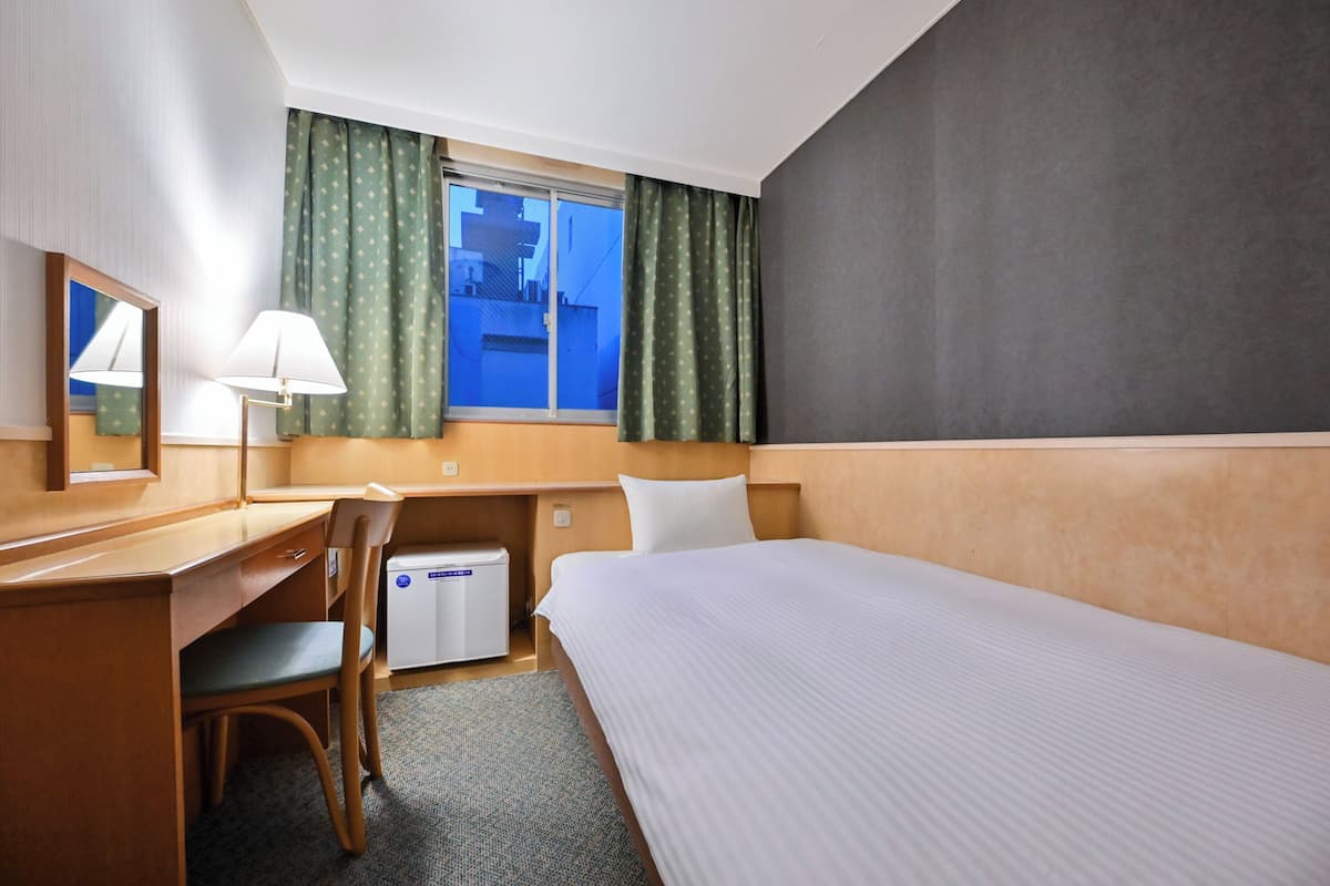 Standard Single Room, Non Smoking | In-room safe, free WiFi