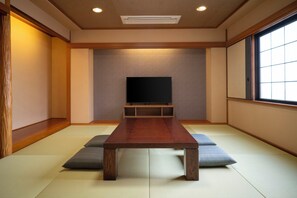 Suite With Japanese-Western Style Room (Non-smoking) | Blackout drapes, free WiFi, bed sheets - ART HOTEL Sasebo Central (Sasebo)