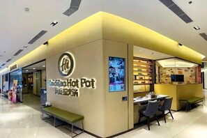 Restaurant - Tami Home – D’Capitale Executive Apartment - Vinhomes Hanoi (Hanoi)