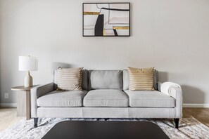 Télévision, chaîne hi-fi