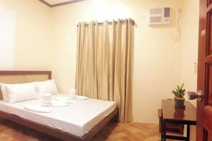 Room - Avila's Hostel Moalboal (Moalboal)