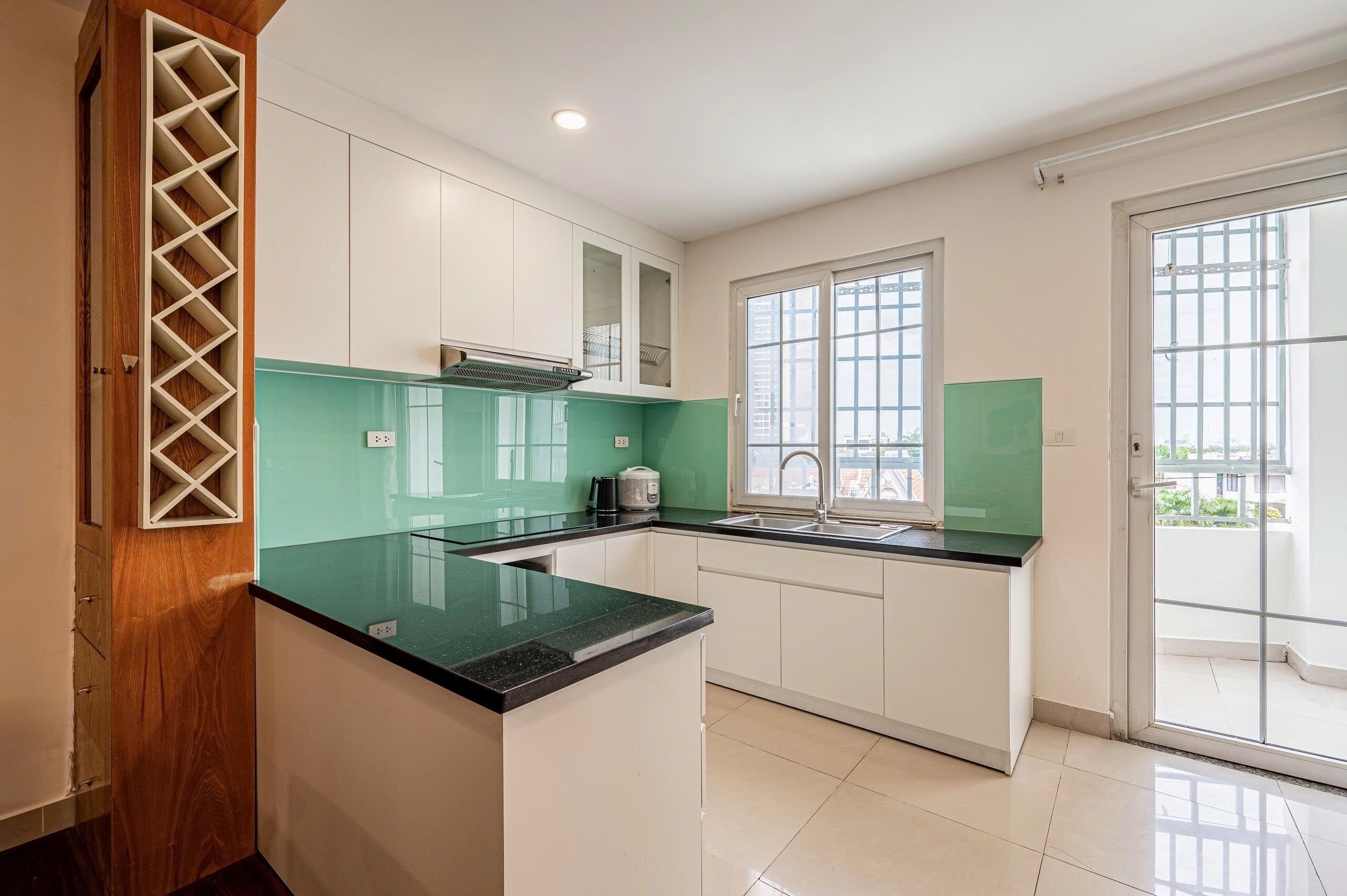 Caja de seguridad en la habitación y escritorio 