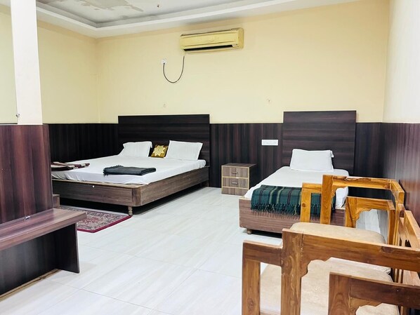 Deluxe Double Room | Desk, free WiFi