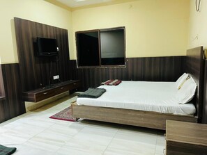Deluxe Double Room | Desk, free WiFi