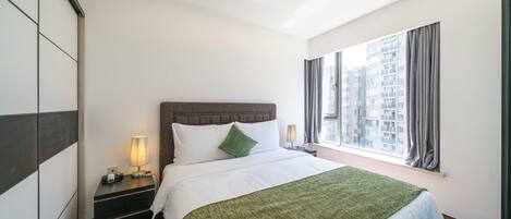 Superior appartement, 1 slaapkamer, keuken, uitzicht op de stad | Een strijkplank/strijkijzer, gratis wifi