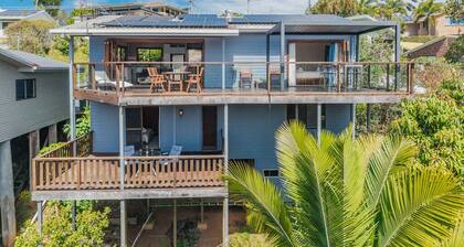 Hillcrest Retreat with River Views