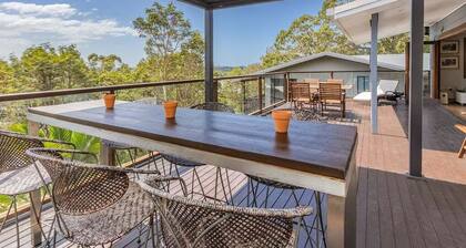 Hillcrest Retreat with River Views