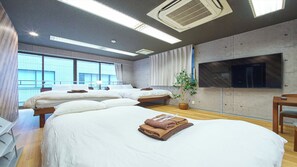 Room - 4 min walk to Shinbashi Station, Ginza, Imperial Palace, Tokyo Tower / Max6 (Tokyo)