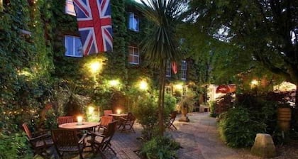 Mercure Salisbury White Hart Hotel & Apartments