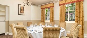 Mercure Salisbury White Hart Hotel & Apartments