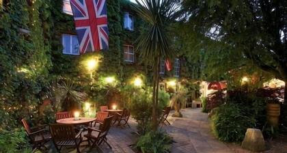 Mercure Salisbury White Hart Hotel & Apartments