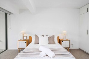 2 多间卧室、办公桌、熨斗/熨衣板、WiFi