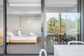 2 bedrooms, desk, iron/ironing board, WiFi