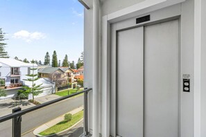 Interior - Modern Cottesloe Horizons (Cottesloe)