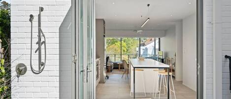 屋外ダイニングエリア