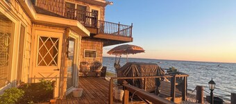 Unbeatable location on the beach, walking distance to The Village of SylvanBeach