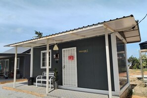 Exterior - The Vanilla Cabin 1 (Kuala Terengganu)