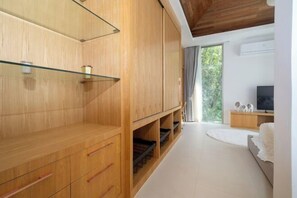 Room - Bangtao Modern and Bright Pool Villa (Phuket)