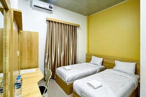 Room - RedDoorz Plus @ Krishna Homestay Kupang (Kupang)
