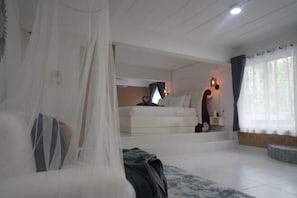 Soundproofing - Tropical Oasis Aoyon Beach House (Phuket)