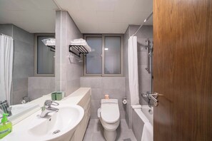 Superior Apartment, 1 Bedroom, Kitchen, City View | Bathroom | Slippers