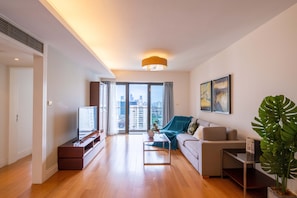 Superior Apartment, 2 Bedrooms, Kitchen, City View | Living room | Smart TV