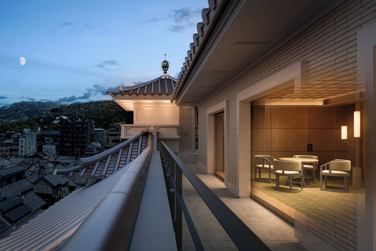 Imperial Suite | In-room safe, iron/ironing board, free WiFi