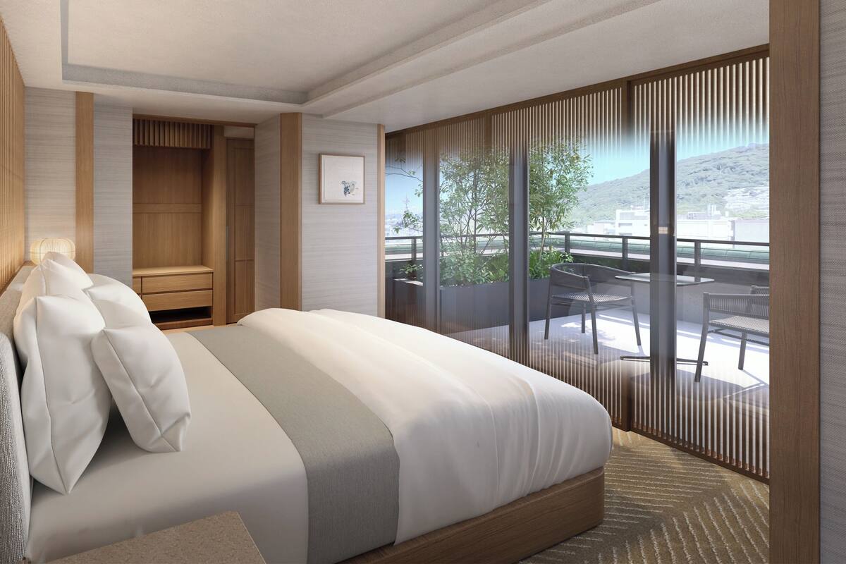 Penthouse Suite | In-room safe, iron/ironing board, free WiFi