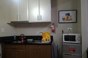 Unclassified image, 2 of 15, button - Favila Condotel - Palm Tree Two (Pasay)