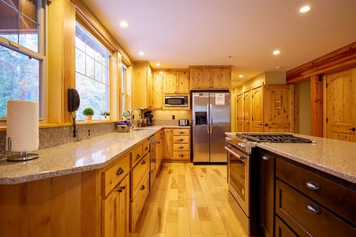 River Lodge - County Craftsman Home Surrounded by Nature