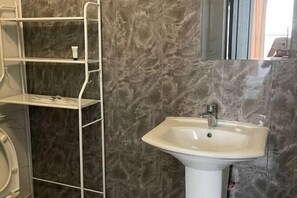 Room - Central Asia Inn Hotel (Almaty)