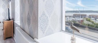 Harbour View - 2 Bedroom Apartment - Milford Haven