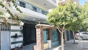 Unclassified image, 4 of 11, button - Qinfu Hotel (Cairo)