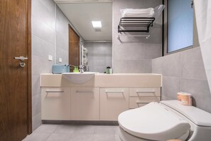 Superior Apartment, 1 Bedroom, Kitchen, City View | Bathroom | Slippers - Tyms Modern 1BR 1BA Suite Xujiahui Shops (Shanghai)