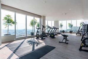 Gym - Casa Royale Vacation Home - Dubai Marina (Dubai)