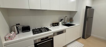 Executive Oasis | Chic 1BR + Courtyard Retreat